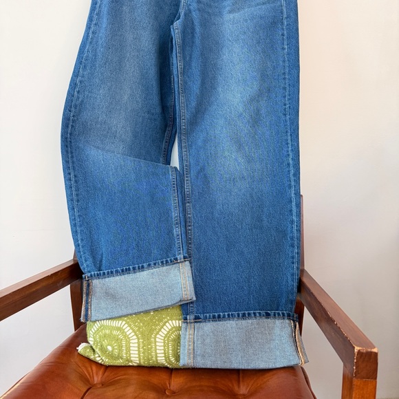 Universal Thread Women's Mid-Rise Baggy Jeans Classic 90's Vintage Straight Fit - Picture 11 of 13